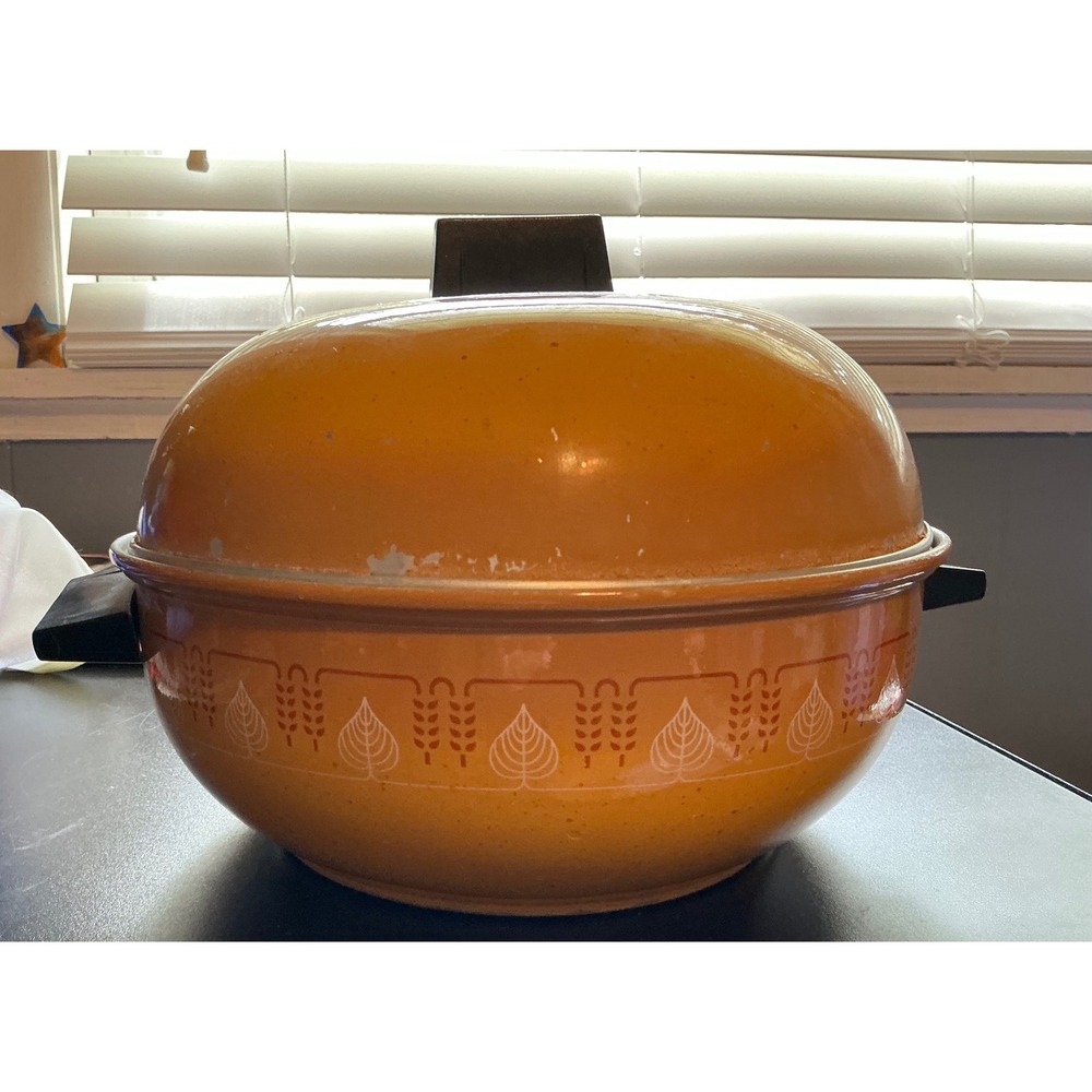 Vintage West Bend Serving Oven Harvest Gold Wheat Pattern Aluminum Bun Warmer